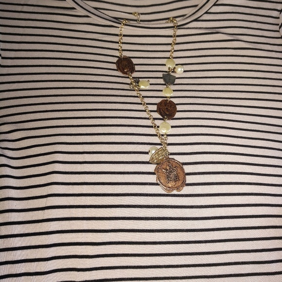 Old Navy long sleeved T-shirts - Picture 4 of 4